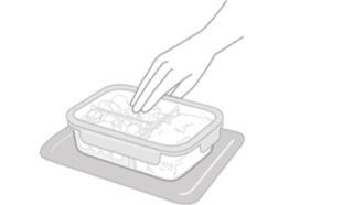 Illustration einer Frischhaltedose auf einem Tablett, auf die der Deckel aufgesetzt wird