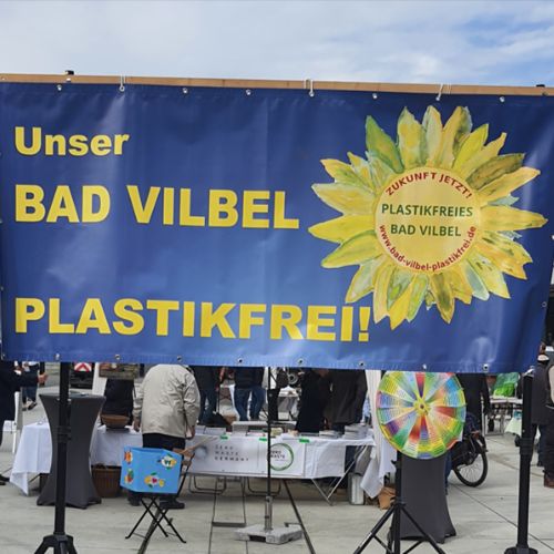 Foto eines Banners von „Bad Vilbel Plastikfrei“ mit Verlinkung zur Teamvorstellung